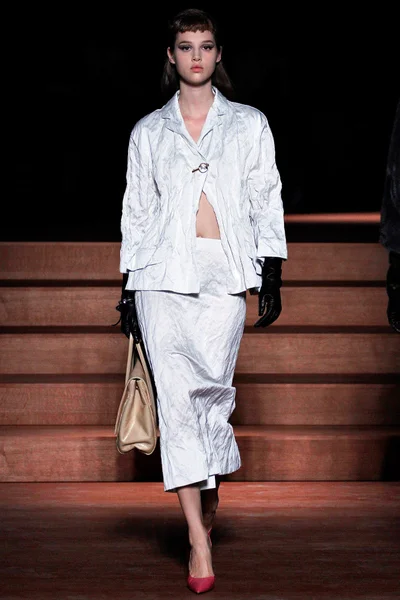 Look 12